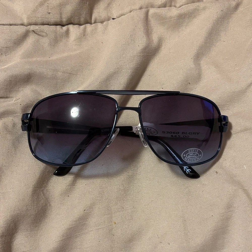 brand new steve madden sunglasses